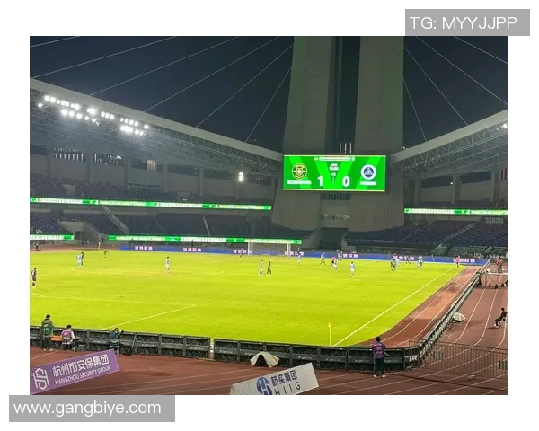 银河战舰的足球明星们如何在绿茵场上书写传奇与荣耀的篇章